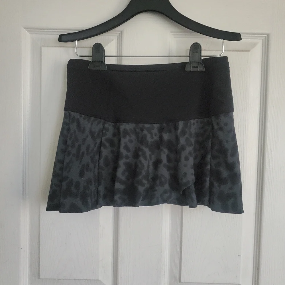 Lululemon Black Leopard Print A-Line Mini Skirt/skort, Size 4